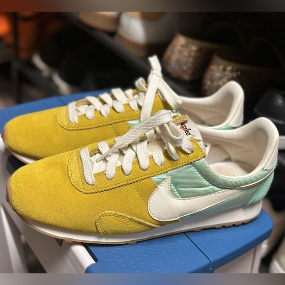 Nike Women's Pri Montreal Racer Vintage - Picture 3 of 8